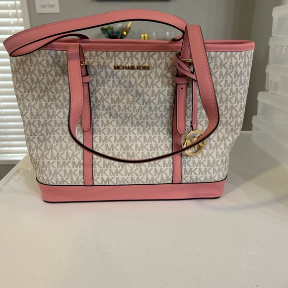 Michael Kors Jet set travel Sm Logo Top Zip Tote Primrose Pink NWT - Picture 4 of 16